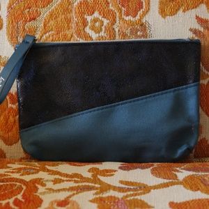 FREE Ipsy Makeup Bag with $10 Purchase*